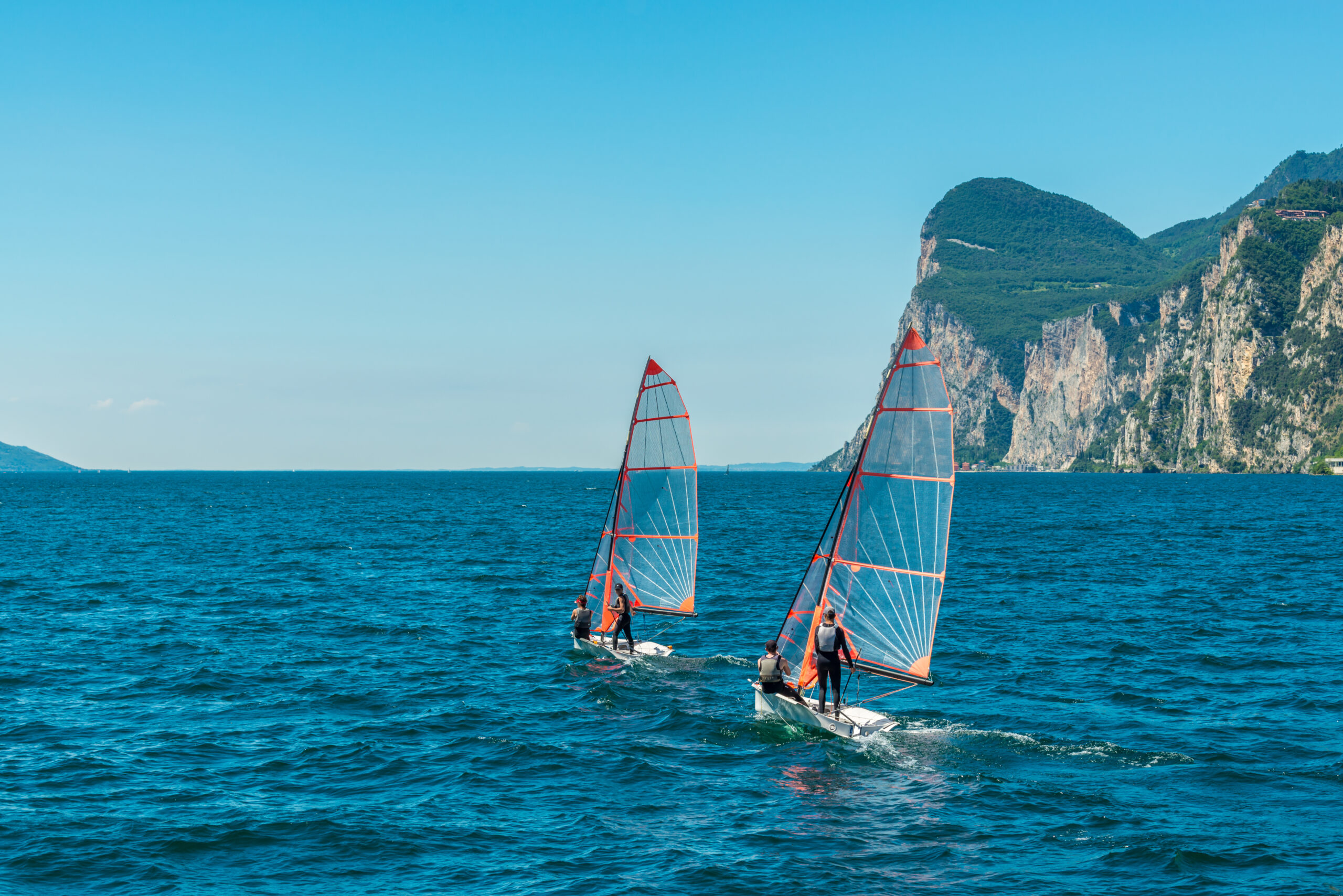 beautiful-peaceful-lake-garda-italy-sailing-boat-2026-01-11-10-24-46-utc